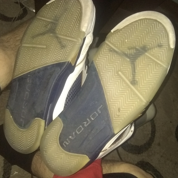 Dunk from above Jordan 5s - Picture 2 of 3